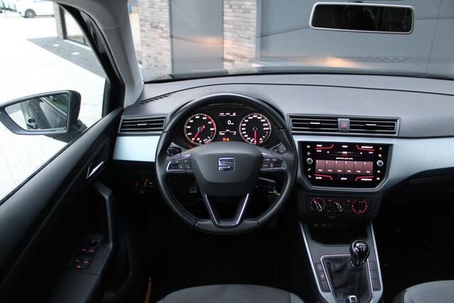 Seat Arona 1.0 TSI Style 95pk - Airco - Cruise - Navigatie - Carplay - Draadloos laden - All Season - Rijklaar