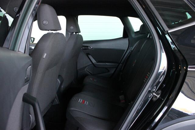 Seat Arona 1.0 TSI FR Business Intense Camera | Keyless | Carplay | Adapt. Cruise | Navi | Clima | Stoelverw. | 18" LMV | PDC V+A