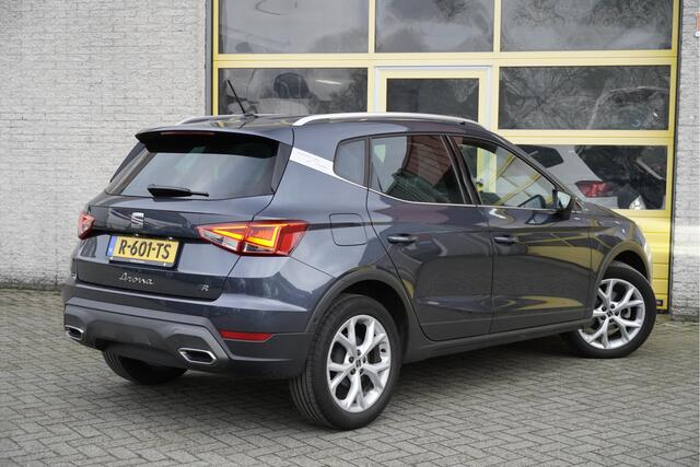 Seat Arona 1.0 TSI FR Business Intense BJ2022 Lmv 17" | Led V+A | Pdc | Navi | Achteruitrijcamera | App-Connect | Virtual cockpit | Dashboard verlichting | Sportstoelen | Verwarmde voorstoelen | Zwarte hemel | Extra getint glas