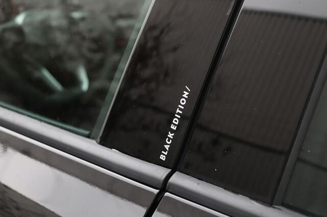 Seat Arona 1.0 EcoTSI FR Business Connect / Black Pack / Achteruitrijcamera / Keyless Entry/Go / Verwarmbare voorstoelen / Apple CarPlay(TM) & Android Auto(TM)