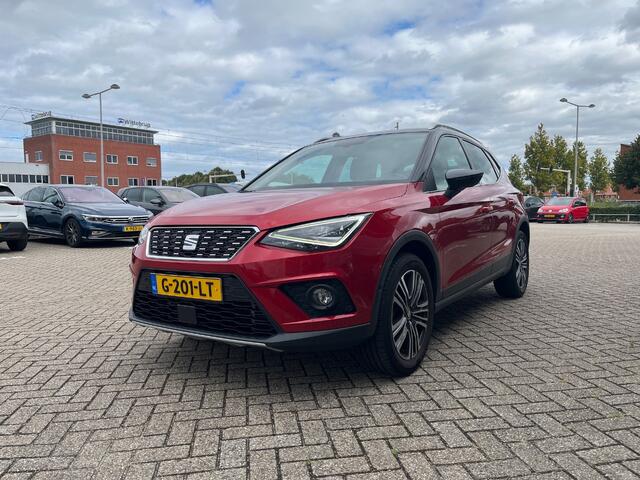 Seat Arona 1.0 TSI Xcellence Business Intense / Digitale Cockpit / LED / Achteruitrijcamera / Dodehoek Sensor / Stoelverwarming