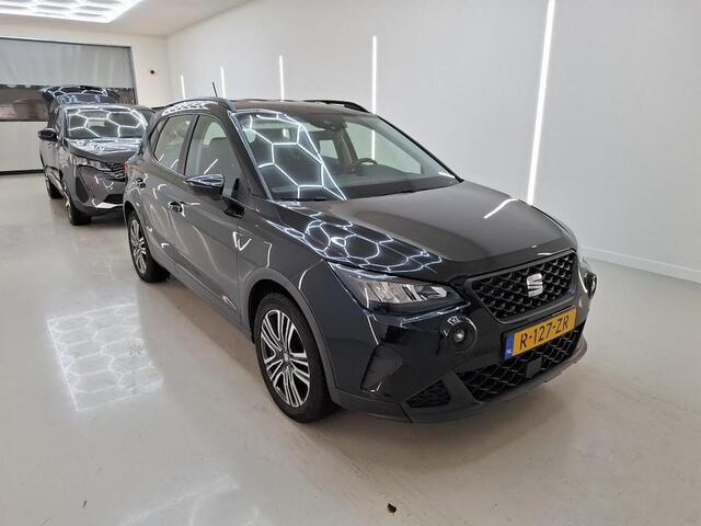 Seat Arona 1.0 TSI Style Navigatie Apple Carplay/ Android Auto Parkeersensoren achter Full LED Cruise Control Climate Control Bluetooth Lichtmetalen velgen