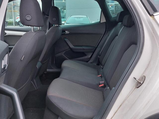 Seat Arona 1.0 TSI 116pk DSG Xcellence Business Intense | Navi | Apple Carplay | Clima | Adap.Cruise | Led Koplampen | Keyless Entry | Pdc V+A+Assist+Camera | Licht+Regensensor | Privacy Glass | 16''lm