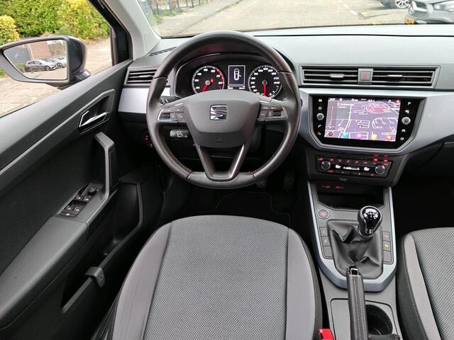 Seat Arona 1.0 TSI Style Business Intense Navigatie / Camera / Parkeersensoren / Airco (Clima) / App-connect