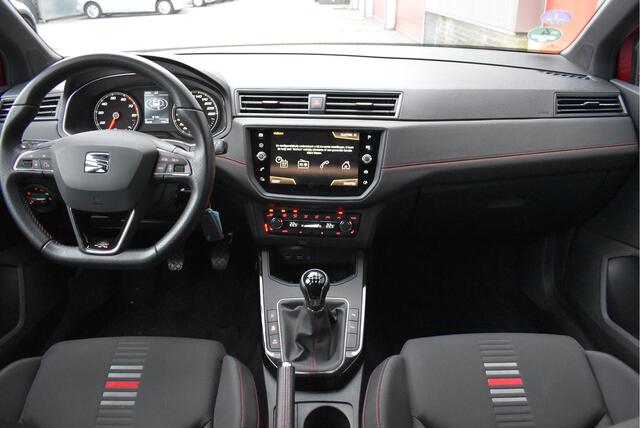 Seat Arona 1.5 TSI EVO FR Business Intense Afn. Trekhaak, Cruise, Stoelverwarming, Carplay, Camera, Parkassist