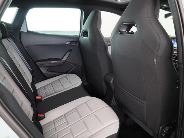 Seat Arona FR Business Connect 1.0 EcoTSI 70 kW / 95 PK SUV 5 | Bucket Seats | 18 inch Velgen 'Performance Machined' | Stoelverwarming | Adaptive Cruise Control | Achteruitrij Camera | Sensoren V+A