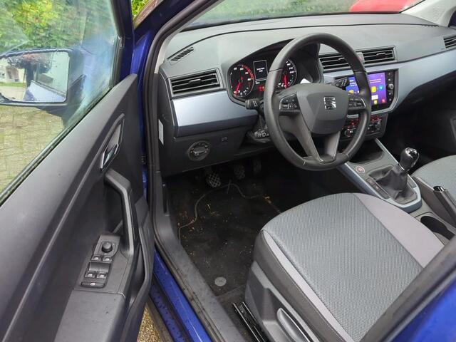 Seat Arona 1.0 TSI Style Business Intense / TREKHAAK/ CAMERA/ PARK. SENSOREN/ NAVI/ CLIMA/ 16" LMV