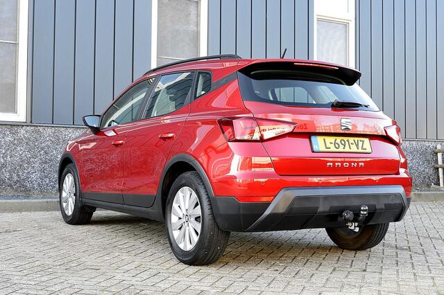 Seat Arona 1.0 TSI Style Business Intense Rijklaarprijs-Garantie Navigatie Airco Trekhaak Apple carplay
