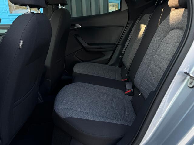 Seat Arona 1.0 TSI Xperience Connect | 17 inch lichtmetalen velgen Dynamic (Nuclear Grey) | Airco (automatisch) | Android auto