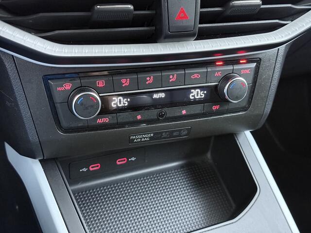 Seat Arona 1.0TSI NWE Model Two-Tone Navi* Draadloos-Apple Carplay Android PDC Cruise Control ECC Style Lmv Privacy Glas Regen-Lichtsensor Isofix DAB Bluetooth Led 1e Eigenaar Origineel Nederlandse Auto