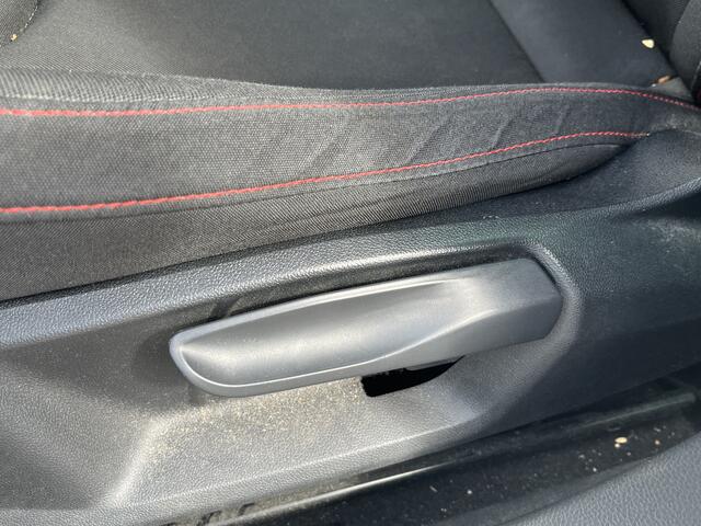 Seat Arona 1.0 TSI FR / AUTOMAAT/ TREKHAAK/ CRUISE/ PARKEER SENSOREN V+A/ CAMERA/ FULL LINK/ RIJ-MODI/ NAVI/ RADIO/ CLIMA/ 18'' LMV