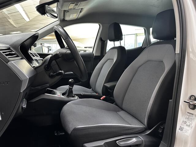 Seat Arona 1.0 TSI Style Business Intense /Camera /Apple + Android /Navi /Climat /Adaptief Cruise /Elek. pakket /Bluetooth /16"LMV /PDC /Extra getint glas /LED Dagrijverl.