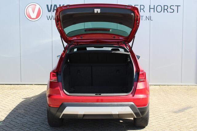 Seat Arona 1.0-115pk TSI Xcellence Business Intense AUTOMAAT ! Gun uzelf het plezier en comfort van een automaat ! Autm. airco dual, cruise cntrl, LM wielen, keyless entry-keyless go, camera, parkeersensoren v en a, dodehoek ass., LED verl., navigatie, telefoonvoorb