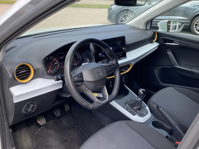 Seat Arona 1.0 TSI Style Met 33.069Km!! | Stoelverwarming | Cruise Control | Airco | Trekhaak | RIJKLAARPRIJS INCL 12 MAANDEN GARANTIE EN BEURT