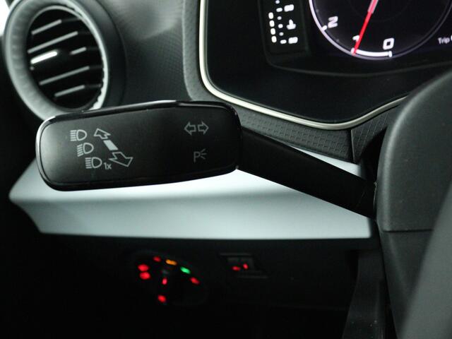 Seat Arona 1.0 TSI Style Business Intense | Virtual Cockpit | Stoelverwarming | Climate Control | Navigatie | Parkeersensoren | Apple Carplay/Android Auto |