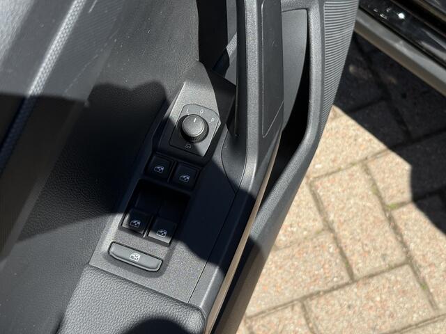 Seat Arona 1.0 TSI Style Business Connect | Clima | PDC Achter | Stoelverwarming | Apple Carplay/Android Auto | Privacy Glas | RIJKLAARPRIJS INCL 12 MAANDEN GARANTIE EN BEURT