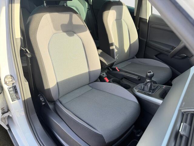 Seat Arona 1.0 TSI Style Business Intense Beats Audio, Camera, Carplay, Android Auto, Trekhaak, Led