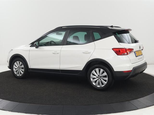 Seat Arona 1.0 TSI Style Intense | Carplay | Adaptive cruise | Camera | Navigatie | Side Assist | Climate control | Park Assist | Keyless | Bluetooth | Getint glas