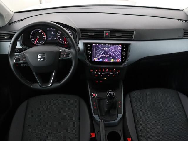 Seat Arona 1.0 TSI Style Intense | Carplay | Adaptive cruise | Camera | Navigatie | Side Assist | Climate control | Park Assist | Keyless | Bluetooth | Getint glas
