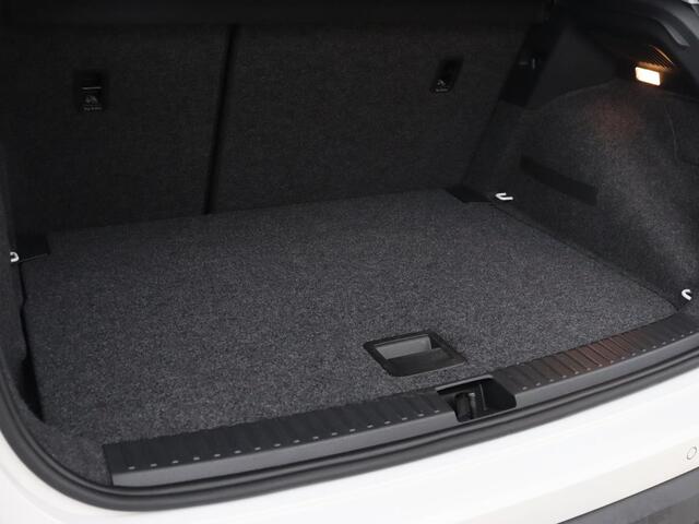 Seat Arona 1.0 TSI Style Intense | Carplay | Adaptive cruise | Camera | Navigatie | Side Assist | Climate control | Park Assist | Keyless | Bluetooth | Getint glas
