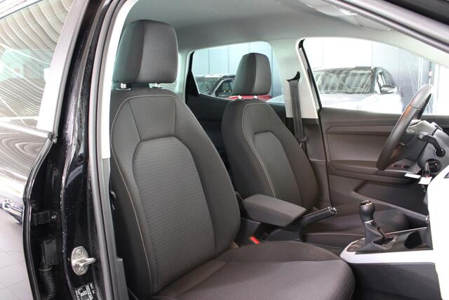 Seat Arona 1.0 TSI Style Business Connect / Stoelverwarming / Virtual cockpit / LED koplampen / Apple carplay Android auto /