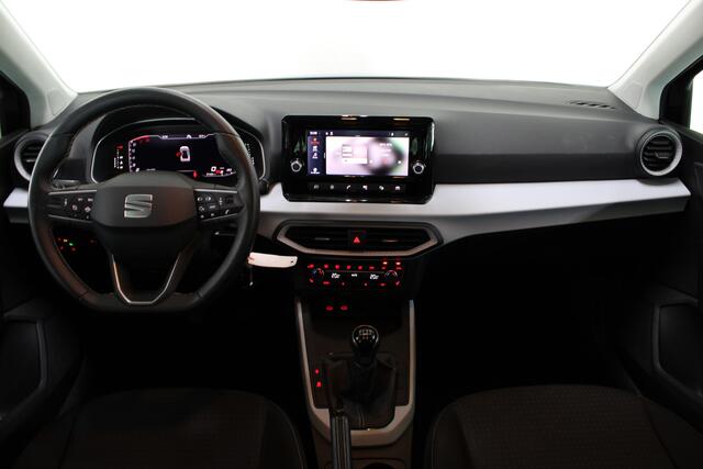 Seat Arona 1.0 TSI Style Business Connect / Stoelverwarming / Virtual cockpit / LED koplampen / Apple carplay Android auto /