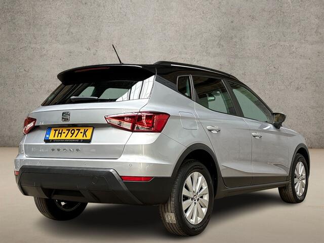 Seat Arona 1.0 TSI Intense Sport (APPLE CARPLAY, GROOT NAVI, CLIMATE, KEYLESS, CAMERA, SPORTSTOELEN, ADAPTIVE CRUISE, GETINT GLAS, NIEUWE APK, NIEUWSTAAT)
