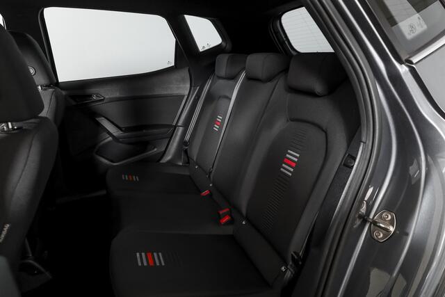 Seat Arona 1.0 TSI 116 PK FR | Cruise | PDC | Camera | ECC | Trekhaak | LM 17" |