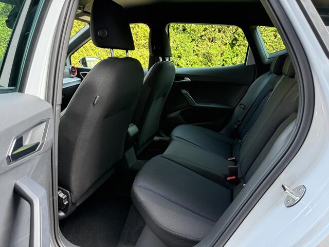 Seat Arona 1.0 EcoTSI 116pk DSG FR Business Connect l ACC l BLISS l CAMERA l ECC l NAVI l LED l 8.000km