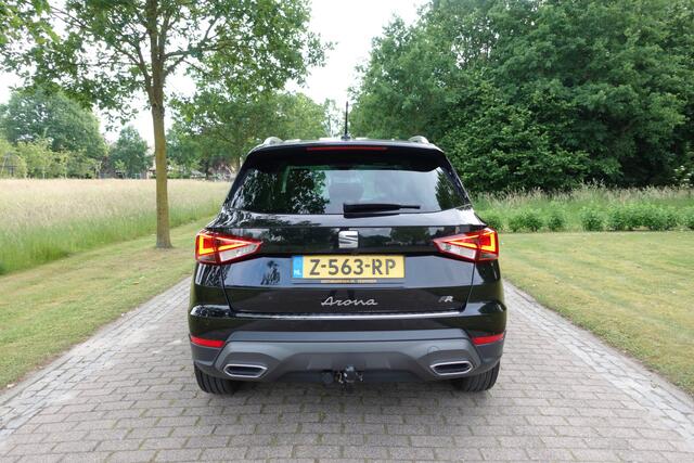 Seat Arona 1.0 TSI FR Business Intense | Trekhaak | ACC | CarPlay | Camera | Stoelverwarming |