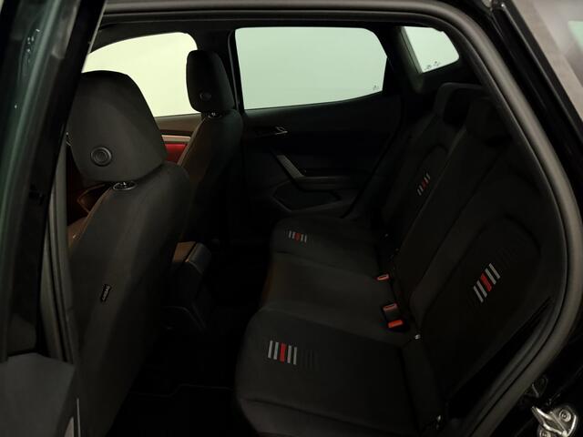 Seat Arona 1.0 TSI FR Business Intense Plus Camera, Apple carplay, Navi, Keyless start, A start stop, Virtual desk, Cruise control, Clima, Lichtmetalen velgen