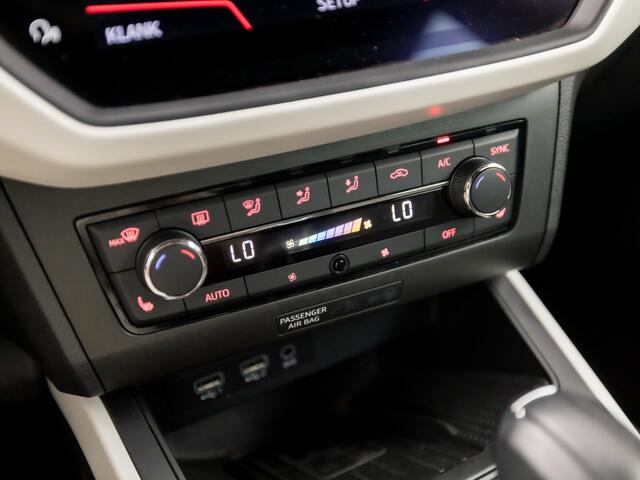 Seat Arona 1.0 TSI Xcellence Sport Automaat (APPLE CARPLAY, GROOT NAVI, CLIMATE, STOELVERWARMING, SPORTSTOELEN, KEYLESS, GETINT GLAS, CAMERA, NIEUWE APK, NIEUWSTAAT)