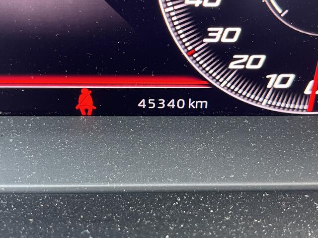 Seat Arona 1.0 TSI Xcellence Business Intense / TREKHAAK/ 116 PK/ KEYLESS/ ADAPT-CRUISE/ FULL-LED/ DIGITAL DASH/ PARK. SENSOREN + CAMERA/ FULL LINK/ NAVI/ CLIMA/ STOELVERWARMING