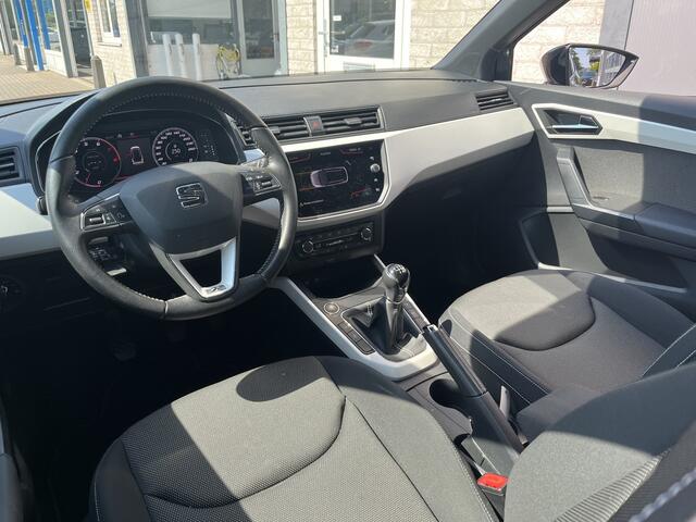 Seat Arona 1.0 TSI Xcellence Business Intense / TREKHAAK/ 116 PK/ KEYLESS/ ADAPT-CRUISE/ FULL-LED/ DIGITAL DASH/ PARK. SENSOREN + CAMERA/ FULL LINK/ NAVI/ CLIMA/ STOELVERWARMING