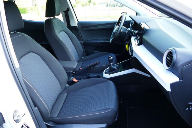 Seat Arona 1.0 TSI Style. Carplay/Android Navi, Clima, Cruise, 16"LMV, Haak 1000kg