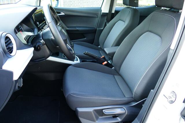 Seat Arona 1.0 TSI Style. Carplay/Android Navi, Clima, Cruise, 16"LMV, Haak 1000kg