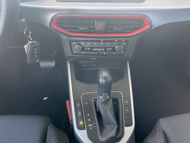 Seat Arona 1.5 TSI EVO 150pk DSG FR Business Intense / LED / App-Connect / Climate Control / Camera / Donker glas / 17" LMV