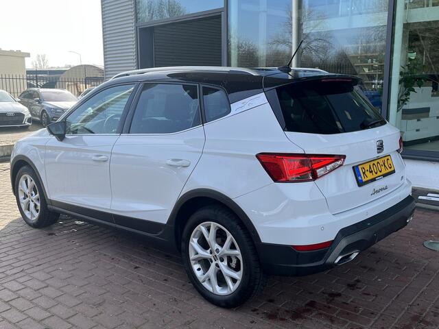 Seat Arona 1.5 TSI EVO 150pk DSG FR Business Intense / LED / App-Connect / Climate Control / Camera / Donker glas / 17" LMV