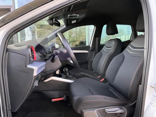 Seat Arona 1.5 TSI EVO 150pk DSG FR Business Intense / LED / App-Connect / Climate Control / Camera / Donker glas / 17" LMV