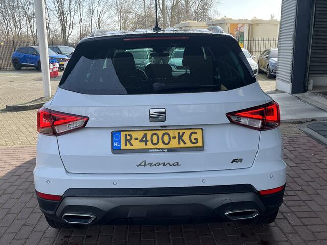 Seat Arona 1.5 TSI EVO 150pk DSG FR Business Intense / LED / App-Connect / Climate Control / Camera / Donker glas / 17" LMV
