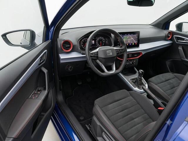 Seat Arona 1.0 TSI FR Business Intense 95pk | Navigatie | Parkeeercamera | 18 inch lichtmetalen velgen | Adaptieve cruise controle