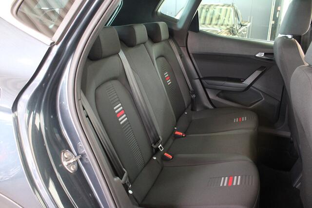 Seat Arona 1.0 TSI FR Business Intense / Keyless / Full led / Camera / Navi. / Beats /