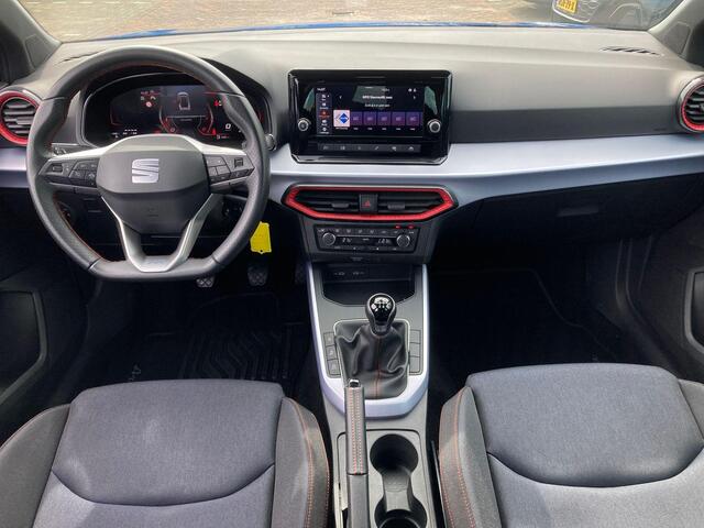 Seat Arona 1.0EcoTSI/95PK FR · Apple/Android Car Play · LED · Cruise control · Garantie t/m 08-04-2027