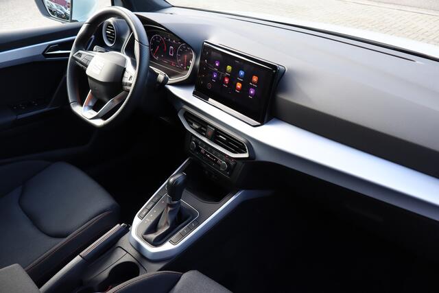 Seat Arona 1.0 EcoTSI FR Apple carplay/Stoelverwarming/Achteruitrijcamera/Navigatie/Digitale teller/Keyless/Climate control/Parkeersensoren