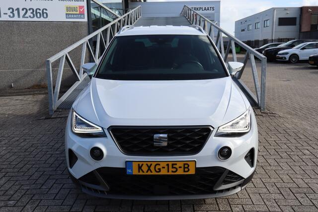 Seat Arona 1.0 EcoTSI FR Apple carplay/Stoelverwarming/Achteruitrijcamera/Navigatie/Digitale teller/Keyless/Climate control/Parkeersensoren
