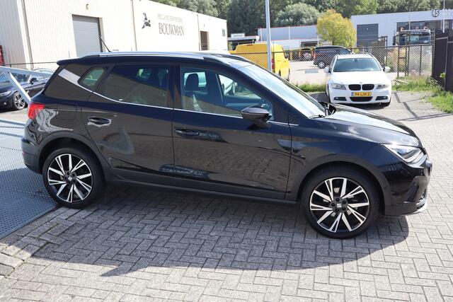 Seat Arona 1.0 EcoTSI FR carplay/Stoelverwarming/Achteruitrijcamera/Navigatie/Digitale teller/Keyless/Climate control/Parkeersensoren
