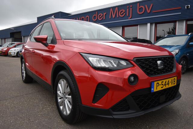 Seat Arona 1.0 TSI Style , TREKHAAK , CLIMATR , CR CONTR , NAVI VIA APP , LMV16 , PDC A ,