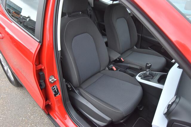 Seat Arona 1.0 TSI Style , TREKHAAK , CLIMATR , CR CONTR , NAVI VIA APP , LMV16 , PDC A ,