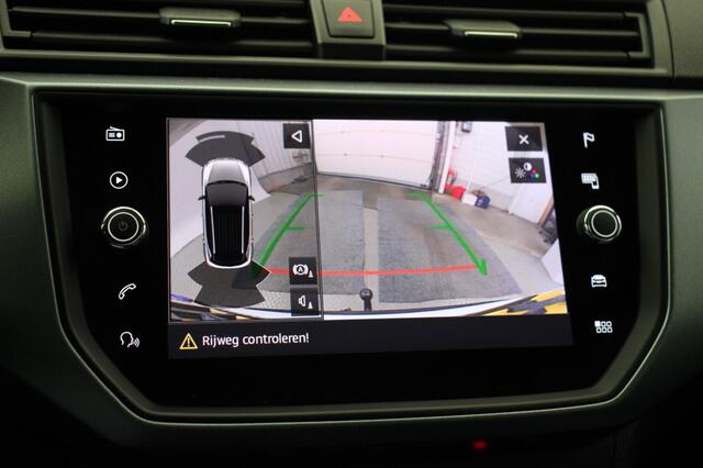 Seat Arona 1.0 TSI Style Business Intense - Carplay, Camera, Adapt. Cruise, Clima, Trekhaak