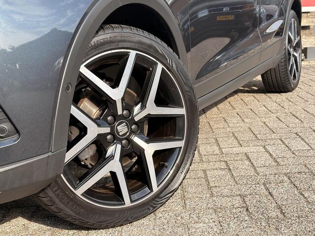 Seat Arona 1.0 TSI Xcellence Business Intense Parkeersensoren Rondom, Stoelverwarming, Apple Carplay/Android Auto, Climate Control